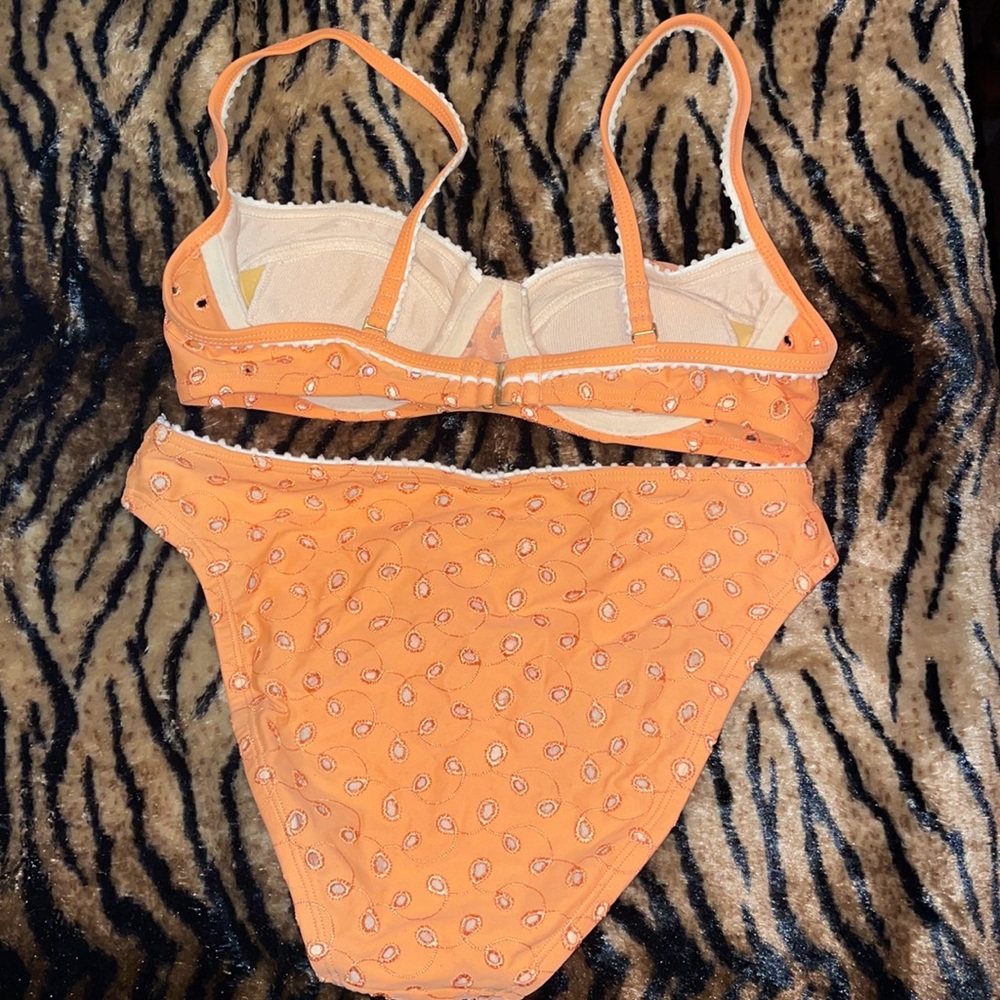 Bikini - Picture 4 of 4